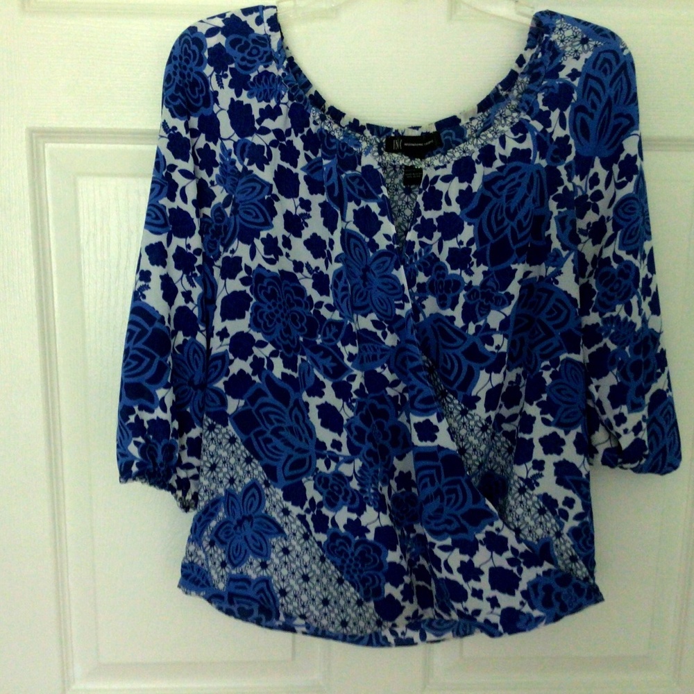 INC Top 3/4 Sleeve blue and white Floral Size Small
